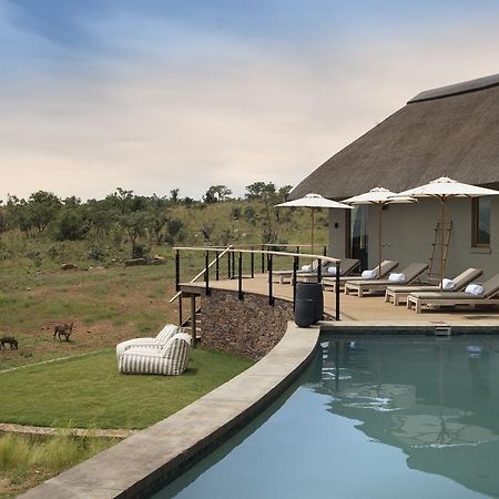 Mhondoro Safari Lodge & Villa Заповедник Велгевонден Экстерьер фото