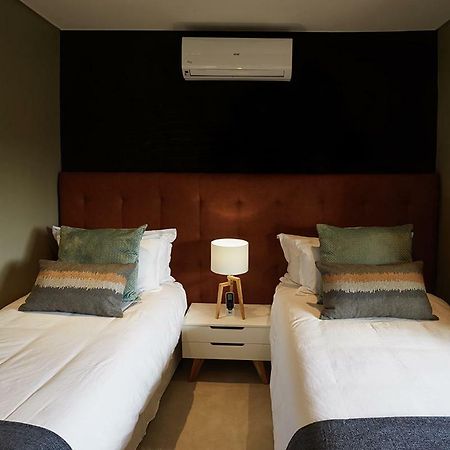 Mhondoro Safari Lodge & Villa Заповедник Велгевонден Экстерьер фото