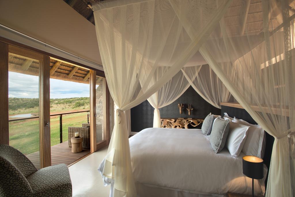 Mhondoro Safari Lodge & Villa Заповедник Велгевонден Экстерьер фото