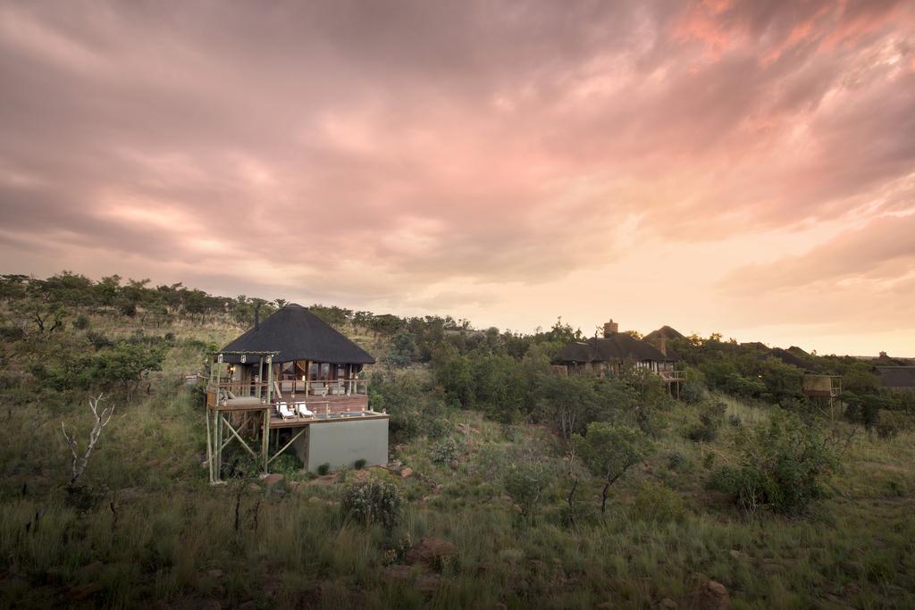 Mhondoro Safari Lodge & Villa Заповедник Велгевонден Экстерьер фото