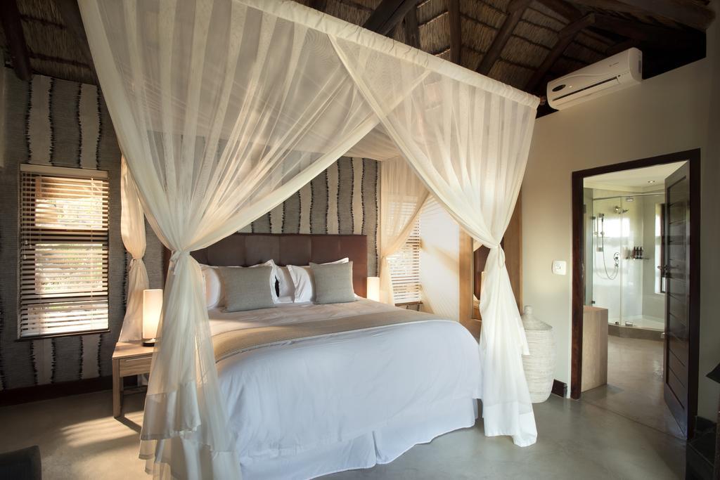 Mhondoro Safari Lodge & Villa Заповедник Велгевонден Экстерьер фото