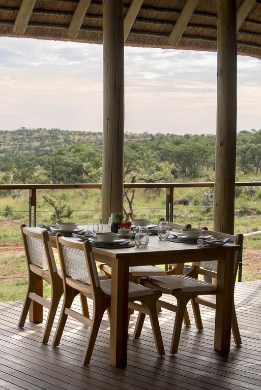 Mhondoro Safari Lodge & Villa Заповедник Велгевонден Экстерьер фото
