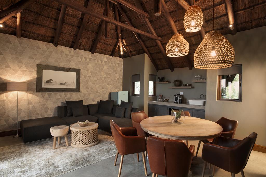 Mhondoro Safari Lodge & Villa Заповедник Велгевонден Экстерьер фото
