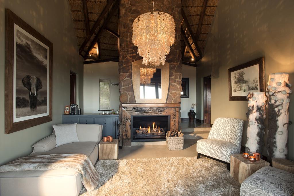 Mhondoro Safari Lodge & Villa Заповедник Велгевонден Экстерьер фото