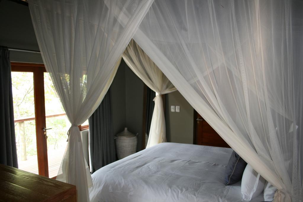 Mhondoro Safari Lodge & Villa Заповедник Велгевонден Экстерьер фото
