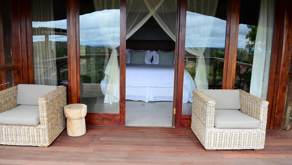Mhondoro Safari Lodge & Villa Заповедник Велгевонден Экстерьер фото